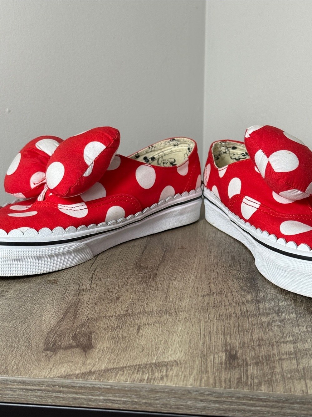 RARE!! Vans Kids Red & White Polka Dot Bow Gore Disney Minnie Mouse - Picture 5 of 8